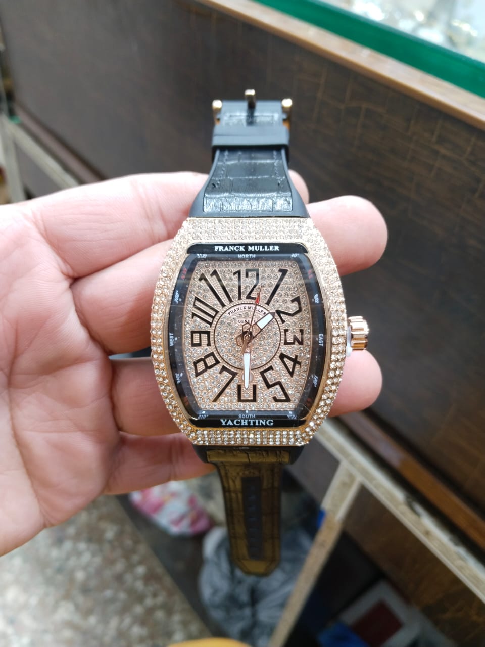 Luxury Barrel-Shaped Watch - Diamond-Inspired Crystal Bezel with Tonneau Case